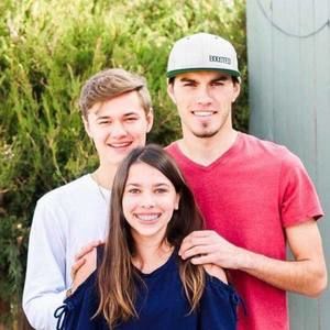 Meet your Posher, Alex